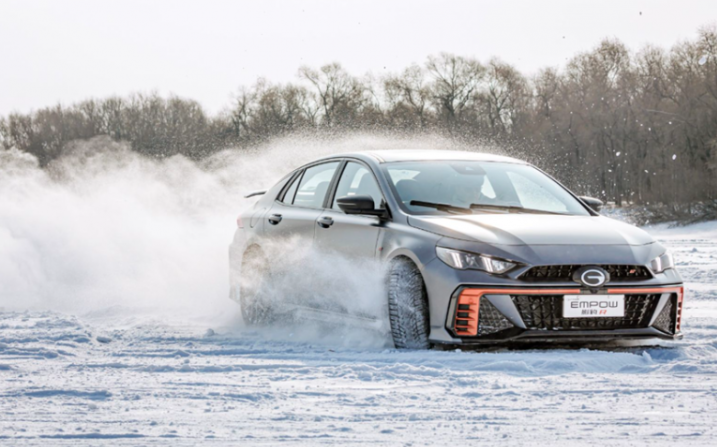 �����ڣ���Ӱ��