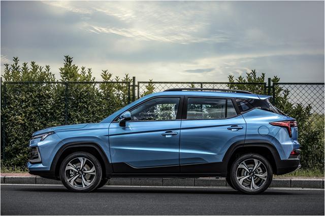 同级独有ADAS智能驾驶系统!智炫精品SUV 嘉悦X4上市,6.28万起售
